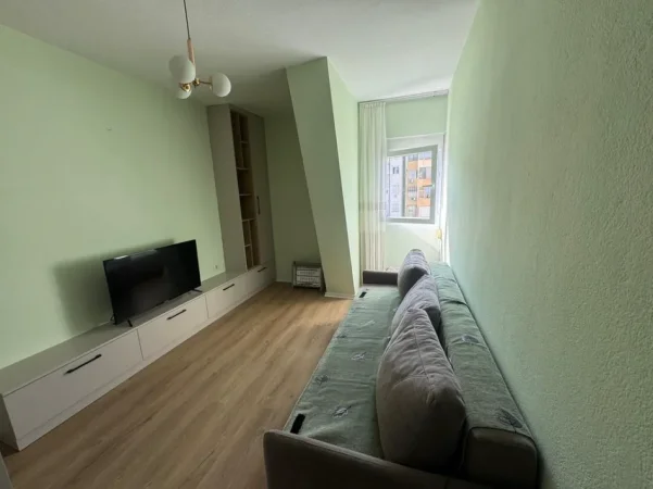 Tirane, shitet apartament 2+1+Ballkon +Post Parkimi, prane Globit.Kati 5, 94 m² 210.000 € (Rruga e Kavajes)