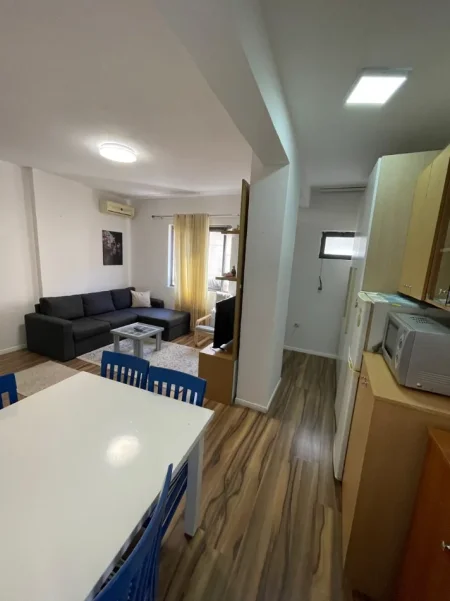 Tirane, shitet 1+1 Kati 2, 48 m² (Ish Parku)