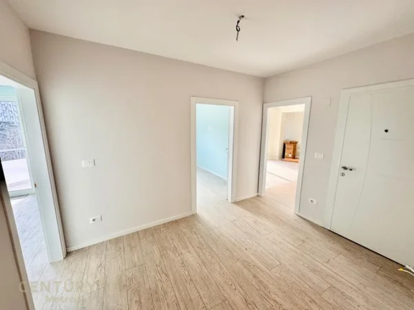 Tirane, jepet me qera zyre Kati 2, 100 m² 1.100 € (Qender)