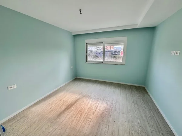 Tirane, jepet me qera zyre Kati 2, 100 m² 1.100 € (Qender)
