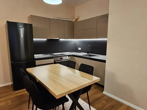 Tirane, jepet me qera apartament 2+1 Kati 6, 100 m² 600 € 