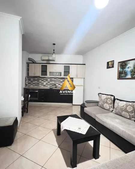 Tirane, jepet me qera 1+1 , 72 m² 410 € (Rruga xhanfize keko)