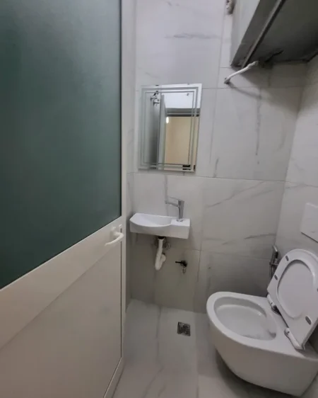 Tirane, jepet me qera ambjent biznesi Kati 0, 30 m² 400 € (Rruga Siri Kodra)