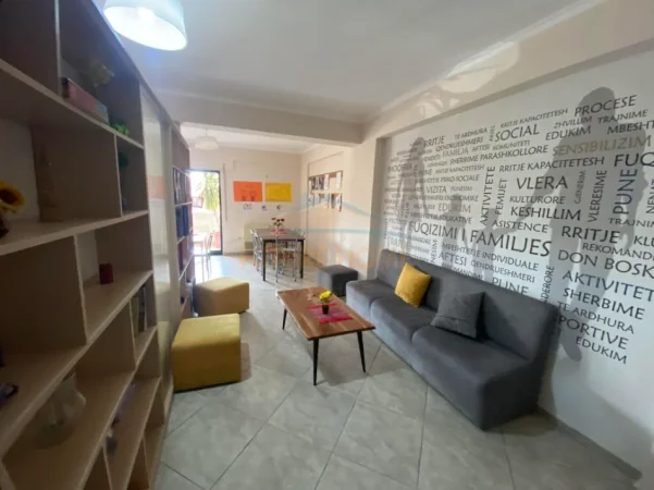 Tirane, jepet me qera ambjent biznesi Kati 2, 130 m² 1.200 € (Don Bosko)