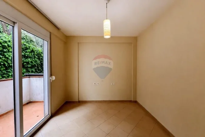 Tirane, shitet apartament duplex Dublex , 160 m² 267.000 € 