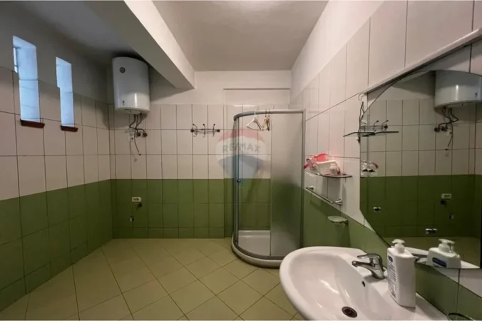 Tirane, shitet apartament duplex Dublex , 160 m² 267.000 € 