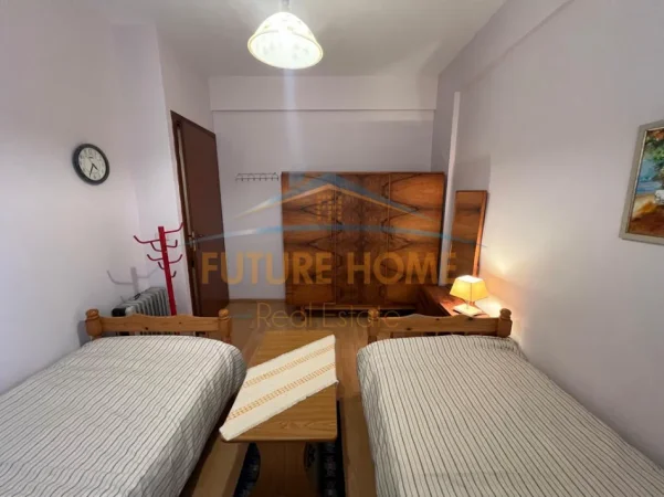 Tirane, jepet me qera apartament 2+1+Ballkon Kati 5, 95 m² 800 € (Stadiumi Dinamo)