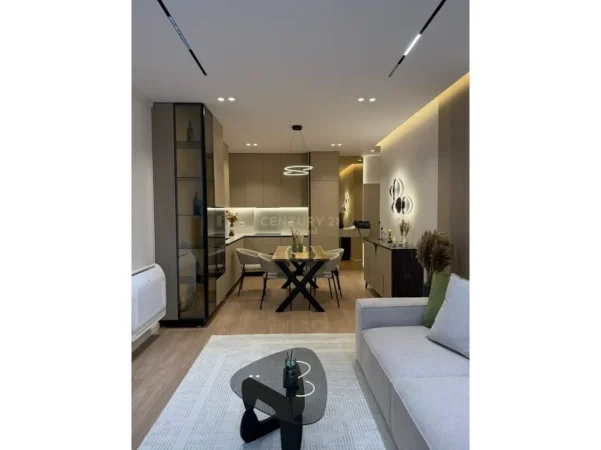 Tirane, jepet me qera apartament 2+1 Kati 5, 116 m² 1.550 € (mine peza)