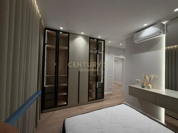 Tirane, jepet me qera apartament 2+1 Kati 5, 116 m² 1.550 € (mine peza)