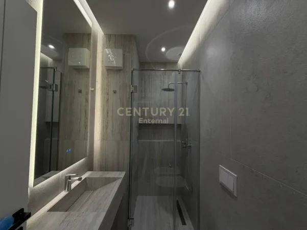 Tirane, jepet me qera apartament 2+1 Kati 5, 116 m² 1.550 € (mine peza)
