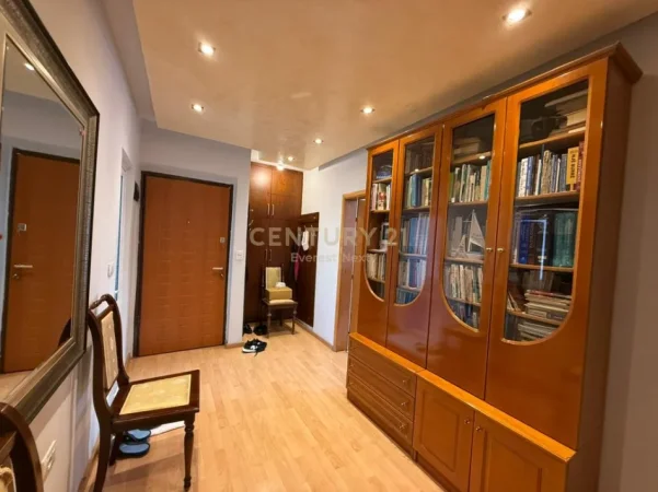 Tirane, shitet apartament 2+1 Kati 5, 72 m² 145.000 € (xhamlliku)