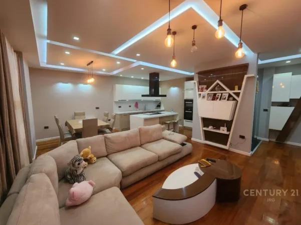 Tirane, jepet me qera apartament 2+1 Kati 12, 135 m² 1.000 € (hipoteka)