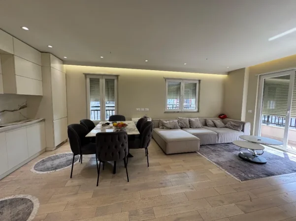 Tirane, shitet apartament 2+1+Ballkon Kati 6, 105 m² 175.000 € (Teodor keko)