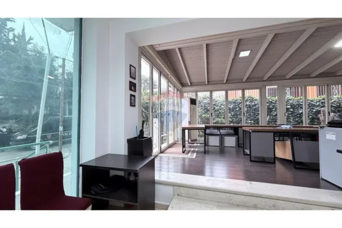 Tirane, shitet ambjent biznesi , 216 m² 600.000 € (Amabasada Amerikane)