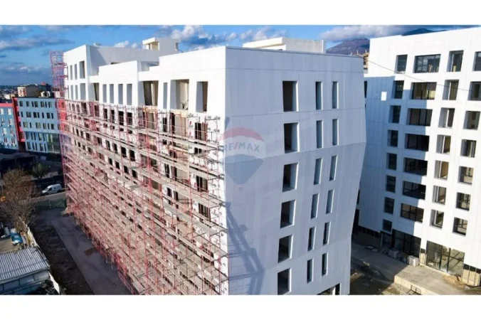 Tirane, shitet dyqan , 100 m² 400.000 € 