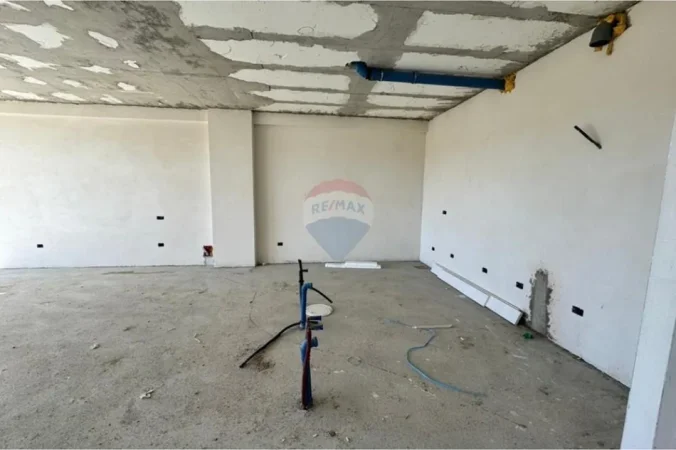 Tirane, shitet Vile 2 Katshe , 270 m² 500.000 € 