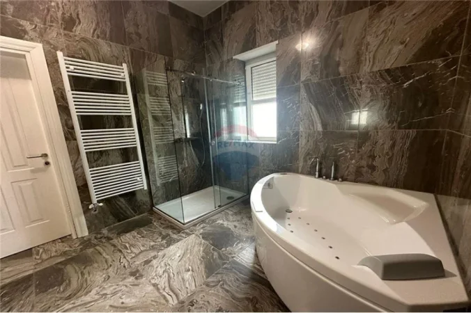 Tirane, jepet me qera Vile 3 Katshe , 650 m² 4.500 € 