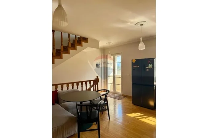 Tirane, jepet me qera Vile 3 Katshe , 200 m² 1.100 € 