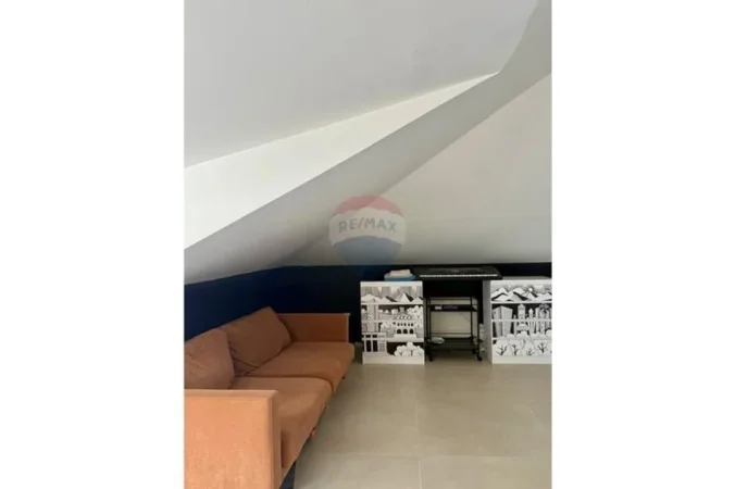 Tirane, jepet me qera Vile 3 Katshe , 200 m² 1.100 € 