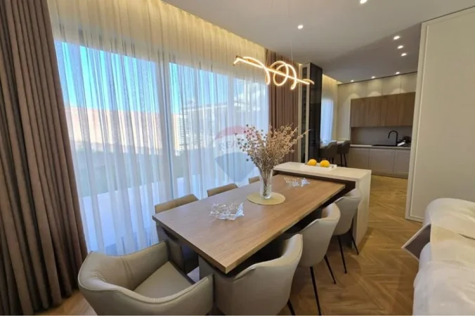 Tirane, jepet me qera Vile 3 Katshe , 300 m² 3.500 € 