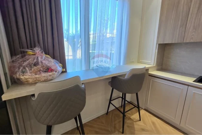 Tirane, jepet me qera Vile 3 Katshe , 300 m² 3.500 € 