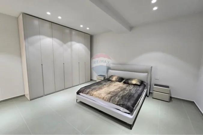 Tirane, jepet me qera Vile 3 Katshe , 300 m² 3.500 € 