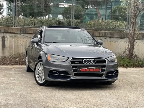 Tirane, shes makine AUDI A3 E TRON PLUG IN HYBRID Benzin, gri e erret automatik Klima 171.000 km 12.500 €
