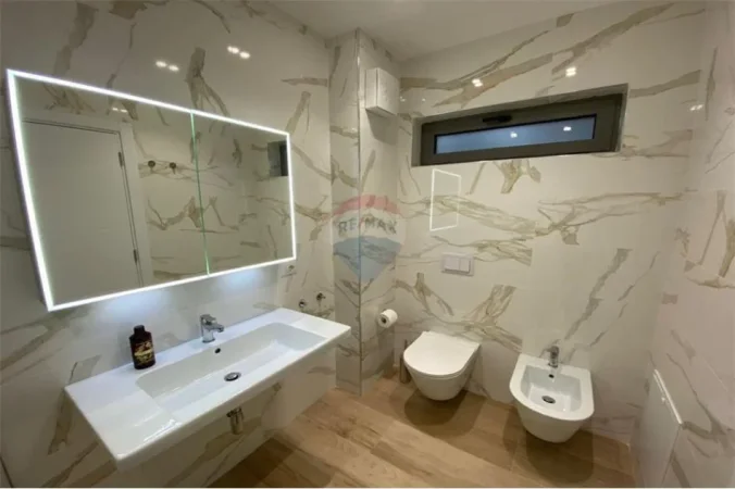 Tirane, jepet me qera 2 Katshe , 134 m² 2.400 € 