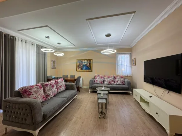 Tirane, jepet me qera apartament 3+1 , 113 m² 1.000 € (Apartament 3+1+2+2 Poste Parkimi, Liqeni i Thatë, Tiranë)