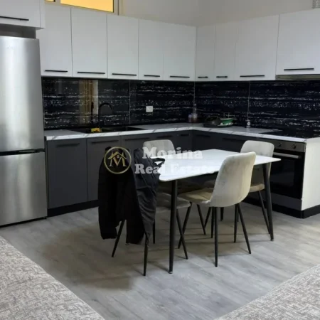 Tirane, jepet me qera apartament 2+1 Kati 3, 94 m² 650 € (5 Maji)