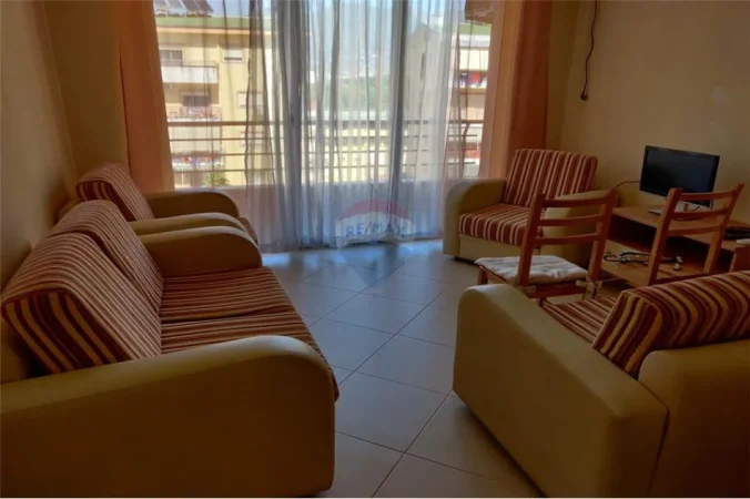 Tirane, jepet me qera apartament 1+1 , 69 m² 450 € 