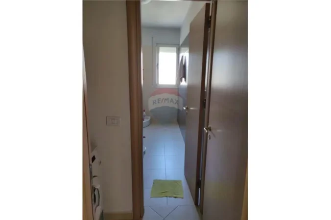 Tirane, jepet me qera apartament 1+1 , 69 m² 450 € 