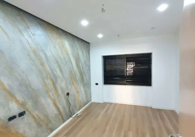 Tirane, jepet me qera zyre Kati 3, 80 m² 1.000 € (Rr Vaso Pasha)