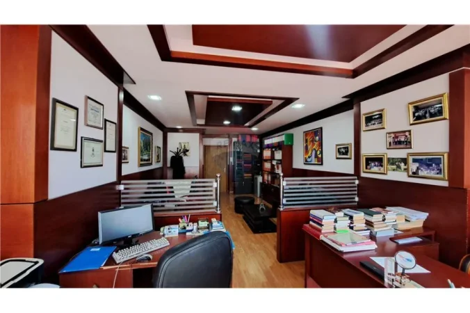 Vlore, shitet dyqan Kati 2, 39 m² 80.000 € (Rrua Sulejman Delvina, pran Gjykates, Vlore)