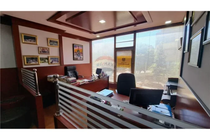 Vlore, shitet dyqan Kati 2, 39 m² 80.000 € (Rrua Sulejman Delvina, pran Gjykates, Vlore)