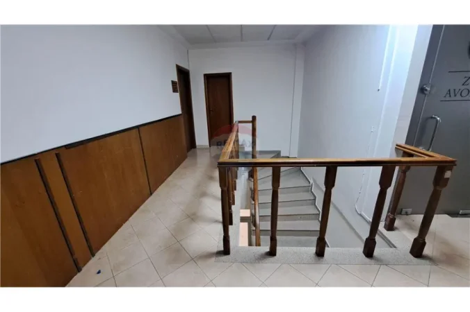 Vlore, shitet dyqan Kati 2, 39 m² 80.000 € (Rrua Sulejman Delvina, pran Gjykates, Vlore)