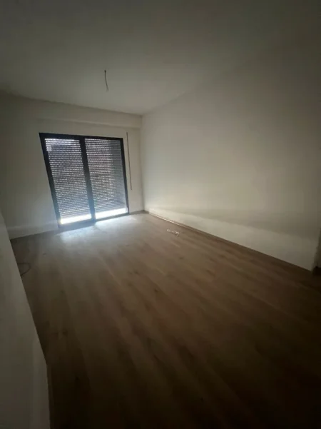 Tirane, jepet me qera zyre , 117 m² 600 € (kompleksi elbavo)
