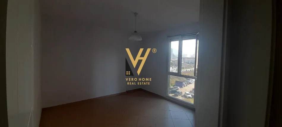 Tirane, jepet me qera apartament 1+1+Ballkon Kati 4, 74 m² 470 € (ISH FUSHA E AVIACIONIT)