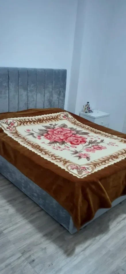 Tirane, jepet me qera apartament 1+1 Kati 4, 75 m² 550 € (Yzberisht)