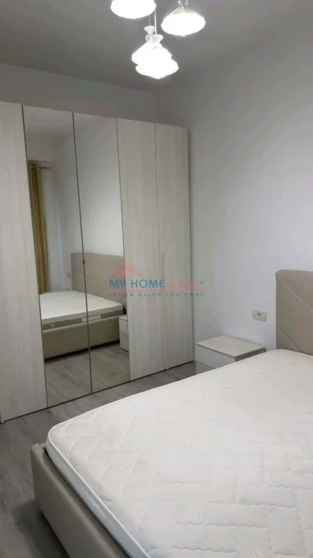 Tirane, jepet me qera apartament 2+1+Ballkon Kati 3, 78 m² 700 € (5 Maji)