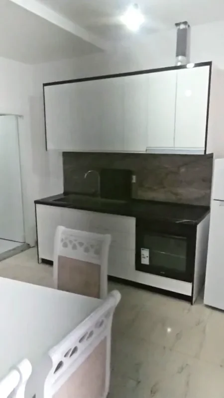 JEPET ME QERA APARTAMENT 2+1 NE  LAPRAKË,      450 Euro