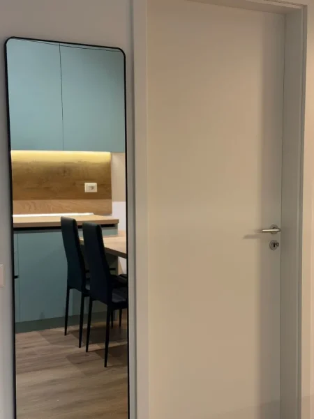 Tirane, jepet me qera apartament 1+1 Kati 4, 500 € (Residenca Kadiu)