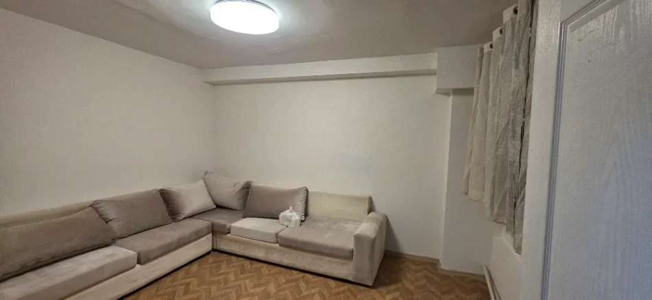 Tirane, jepet me qera apartament duplex 2+1+Aneks+Ballkon Kati 1, 160 m² 500 € (Xhamia Selite)