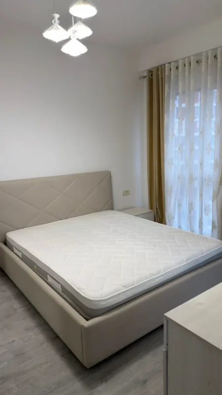 Tirane, jepet me qera apartament 2+1+Ballkon Kati 3, 78 m² 670 € (Rruga 5 Maji)