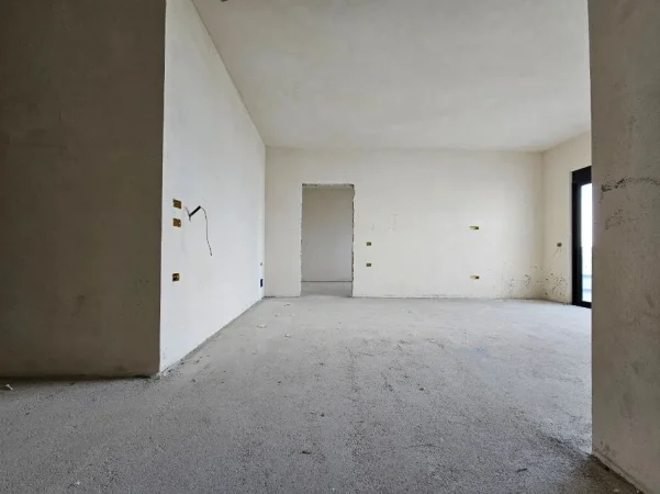 Sarande, shitet apartament 1+1 ,