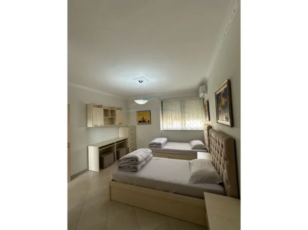 Tirane, jepet me qera apartament 2+1+Ballkon Kati 5, 100 m² 630 € (Don Bosko)