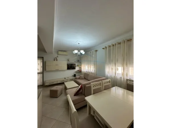 Tirane, jepet me qera apartament 2+1+Ballkon Kati 5, 100 m² 630 € (Don Bosko)