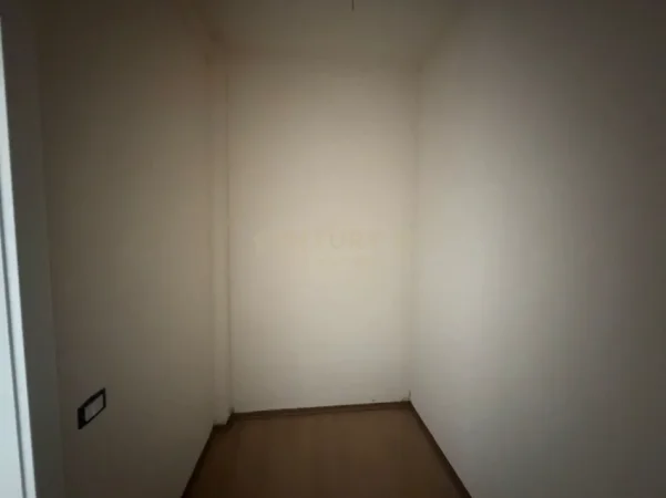 Tirane, shitet apartament 2+1+Ballkon Kati 2, 127 m² 190.500 € (SAUK I VJETER)