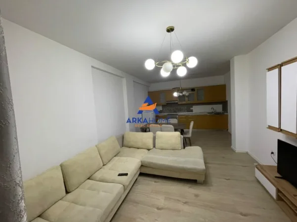 Tirane, jepet me qera apartament 2+1+Ballkon Kati 5, 110 m² 500 € 