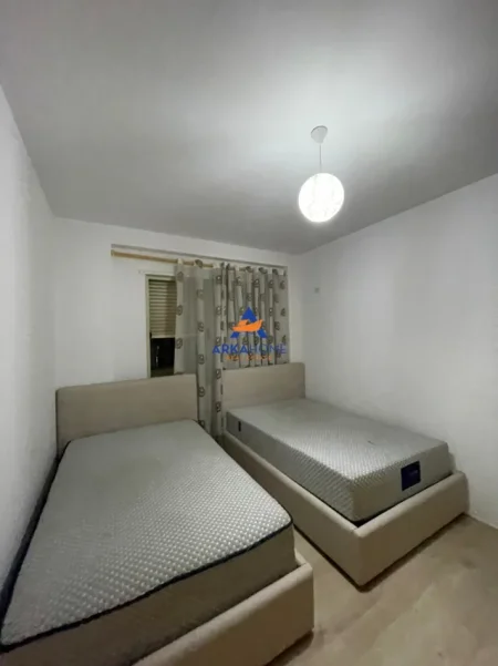 Tirane, jepet me qera apartament 2+1+Ballkon Kati 5, 110 m² 500 € 